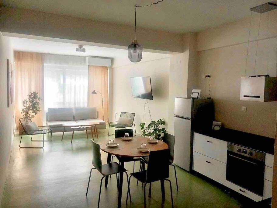 Specious Flat In Thessaloniki Aparthotel ภายนอก รูปภาพ