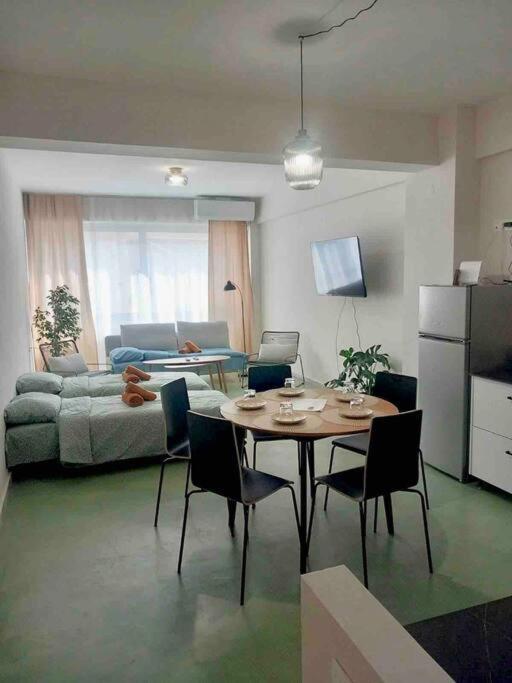 Specious Flat In Thessaloniki Aparthotel ภายนอก รูปภาพ